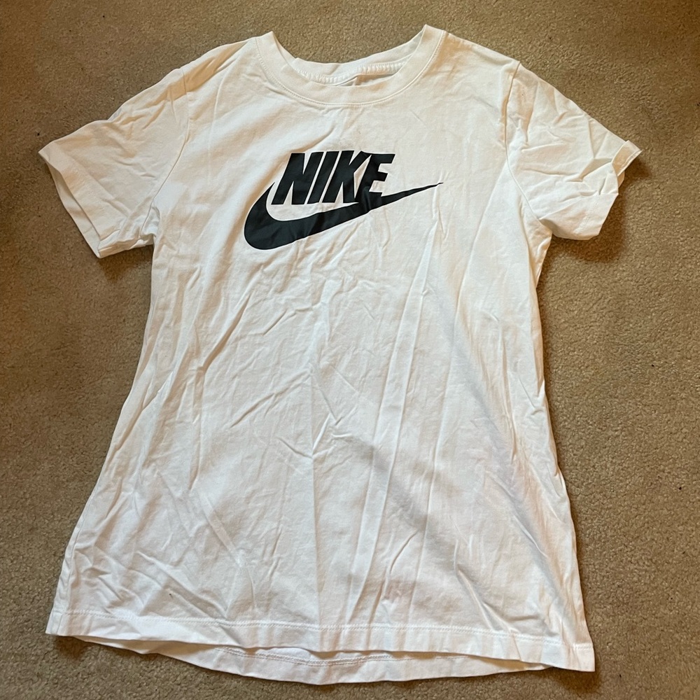 I am selling a white nike shirt. It is a size medium